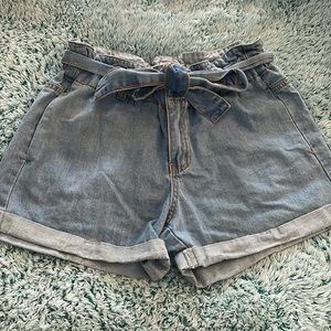 Junior’s small belted paper bag high waist jean shorts